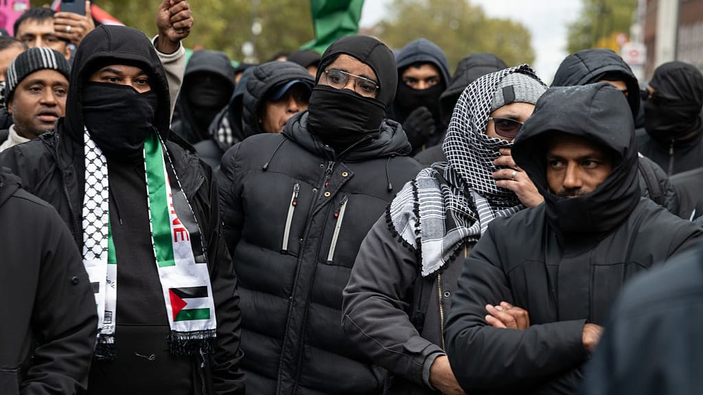 Islamische Jugendbande bricht in Taxi und Geschäft ein: Polizei nimmt 14-Jährigen fest - news - exxpress Nachrichten