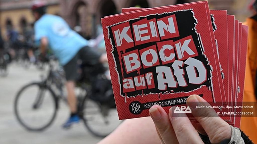 „Faschisten mit Presseausweis": Linksextreme rechtfertigen Angriff auf Journalisten - news - exxpress Nachrichten