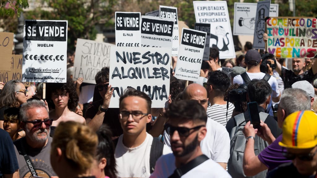 10.000 Menschen bilden Protestkette auf Mallorca – Widerstand gegen Tourismus-Pläne - economy - exxpress Nachrichten