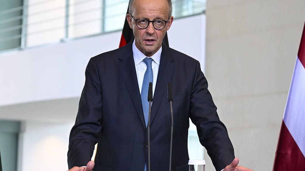 Strengere Regeln im Krankheitsfall – Bundesregierung plant Attestpflicht ab dem ersten Krankheitstag - politik - exxpress ...