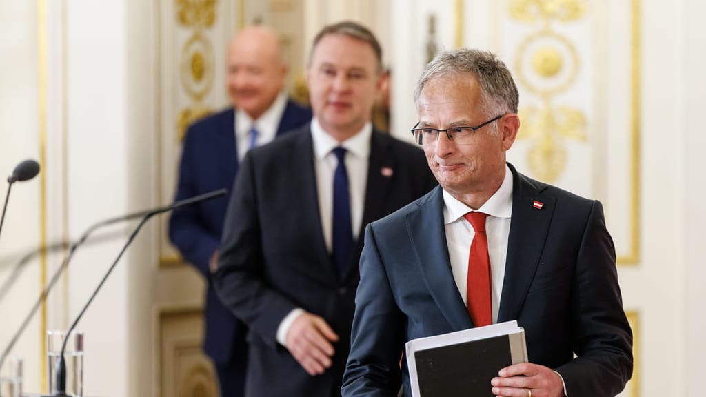 Warum die Österreicher Stockers „Mitte-Rechts-Kurs" nicht erkennen können - politik - exxpress Nachrichten
