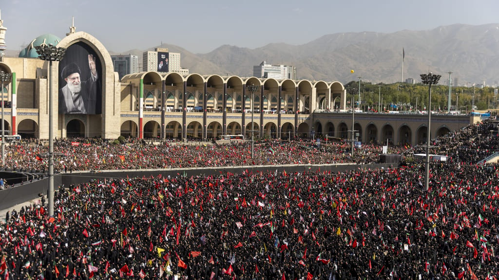 „Es wird Blut fließen“: Rache-Rufe bei Chameneis Beerdigung in Teheran - news - exxpress Nachrichten