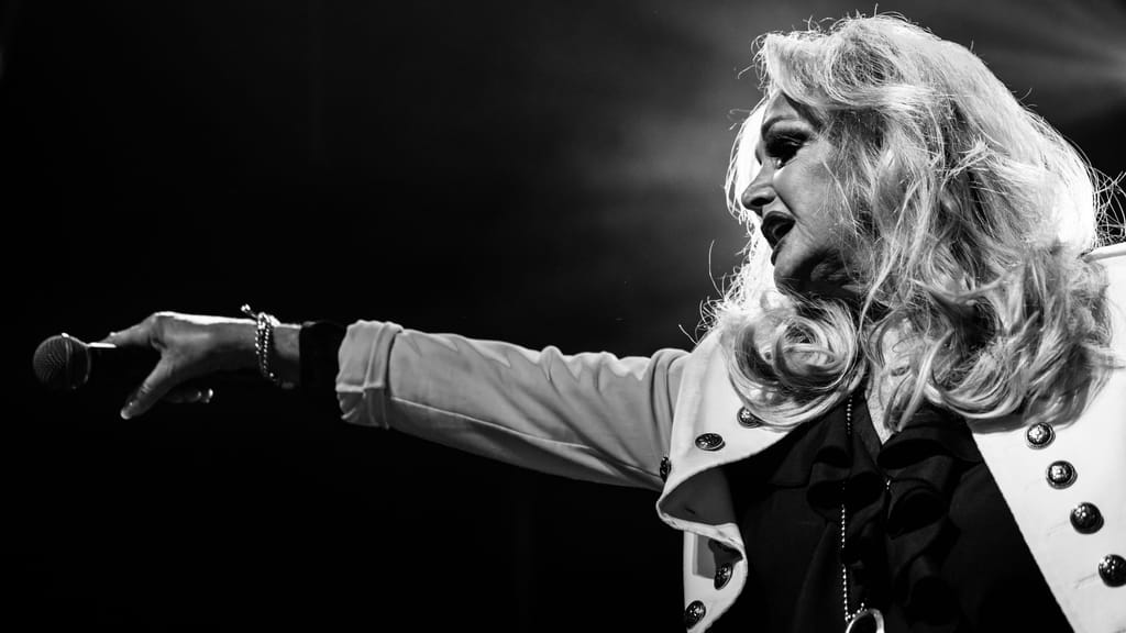 Trauer um Bonnie Tyler: Die Stimme von „Total Eclipse of the Heart“ ist verstummt - news - exxpress Nachrichten