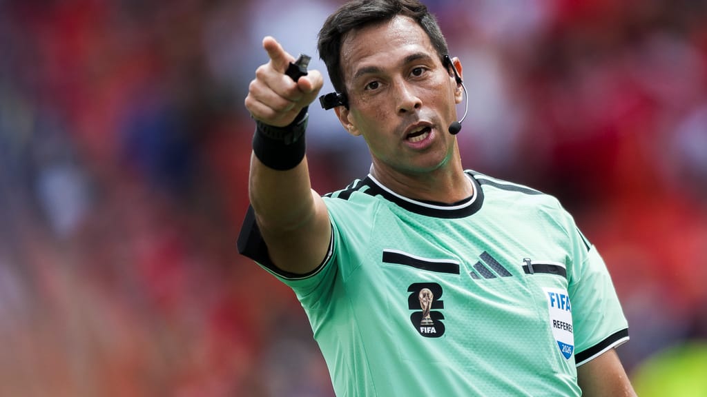 Ärger bei Frankreich: FIFA setzt fünf argentinische Schiedsrichter für WM-Kracher an - sport - exxpress Nachrichten