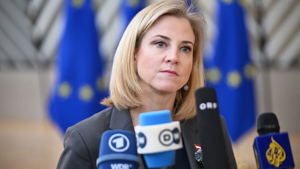 Hinter den Kulissen: NEOS vor Zerreißprobe - news - exxpress Nachrichten