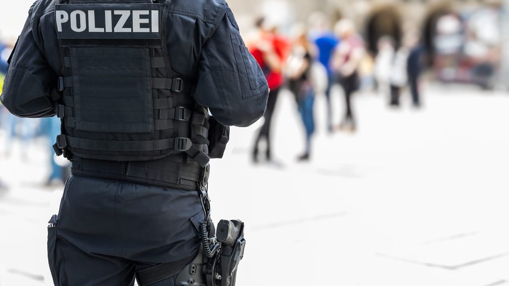 Linksextreme legen Bahnstrecke lahm: Feuer-Chaos zwischen Düsseldorf und Köln - news - exxpress Nachrichten