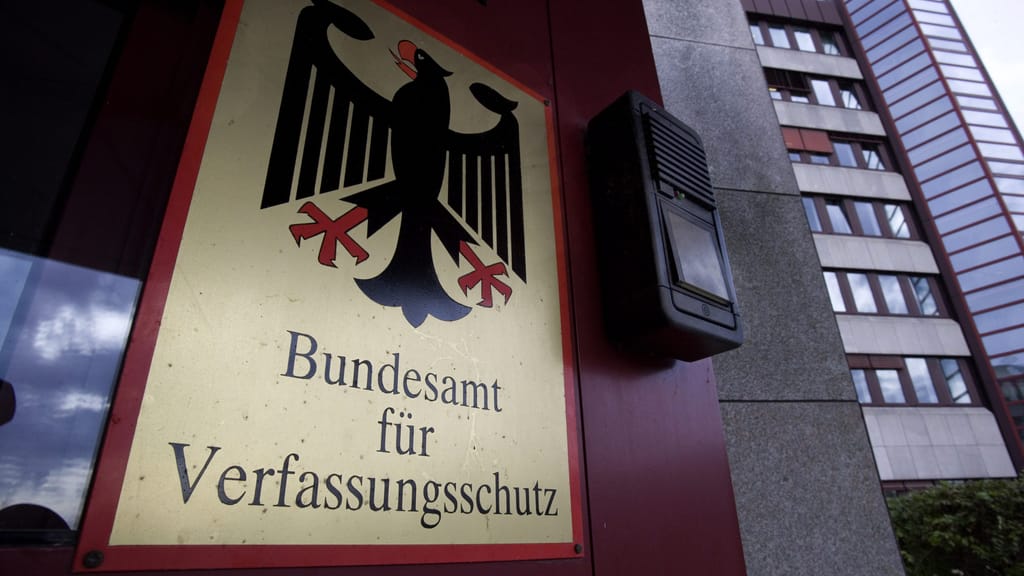 Verfassungsschutz soll „verfälschen" dürfen: Deutschlands brisanter Plan - news - exxpress Nachrichten