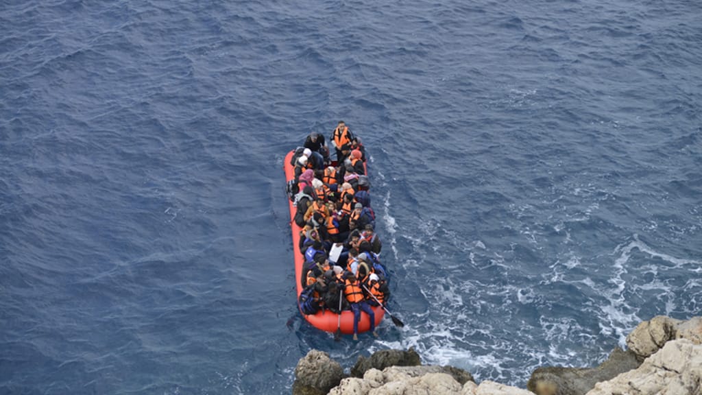 Bis zu drei Millionen Migranten? Spaniens Migrations-Amnestie sorgt für massive Kritik - politik - exxpress Nachrichten