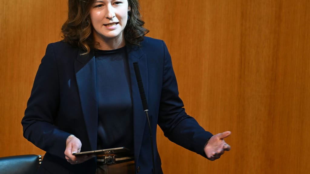 ÖVP-Bauer über EU-Gemeinschaftsschulden: „Sollten die Schulden, die wir haben, zurückzahlen“ - politik - exxpress Nachrichten