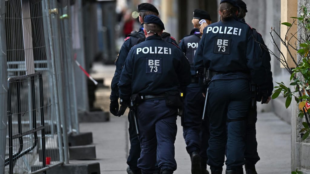 Blutbad trotz Waffenverbotszone: FPÖ fordert Polizei-Offensive - news - exxpress Nachrichten