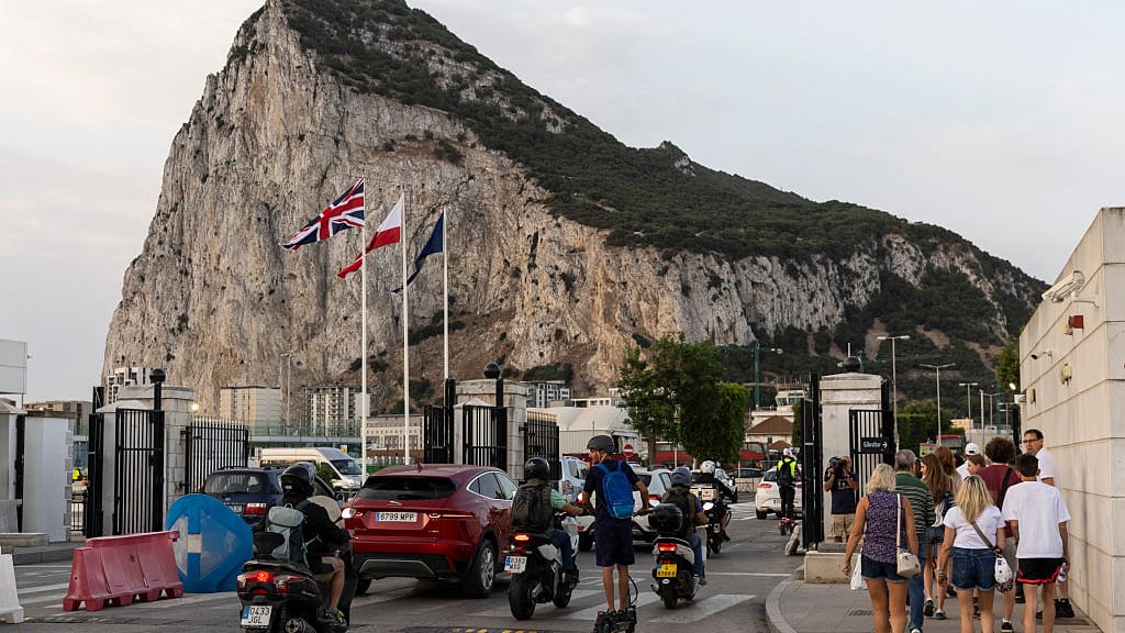 Gibraltar und La Línea: Reaktionen auf das Ende der Grenzkontrollen - politik - exxpress Nachrichten