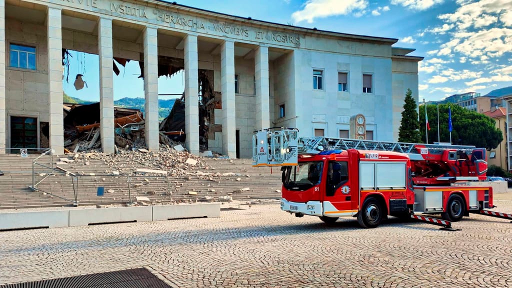 Gericht stürzt ein: Rätsel um Ursache bleibt - news - exxpress Nachrichten