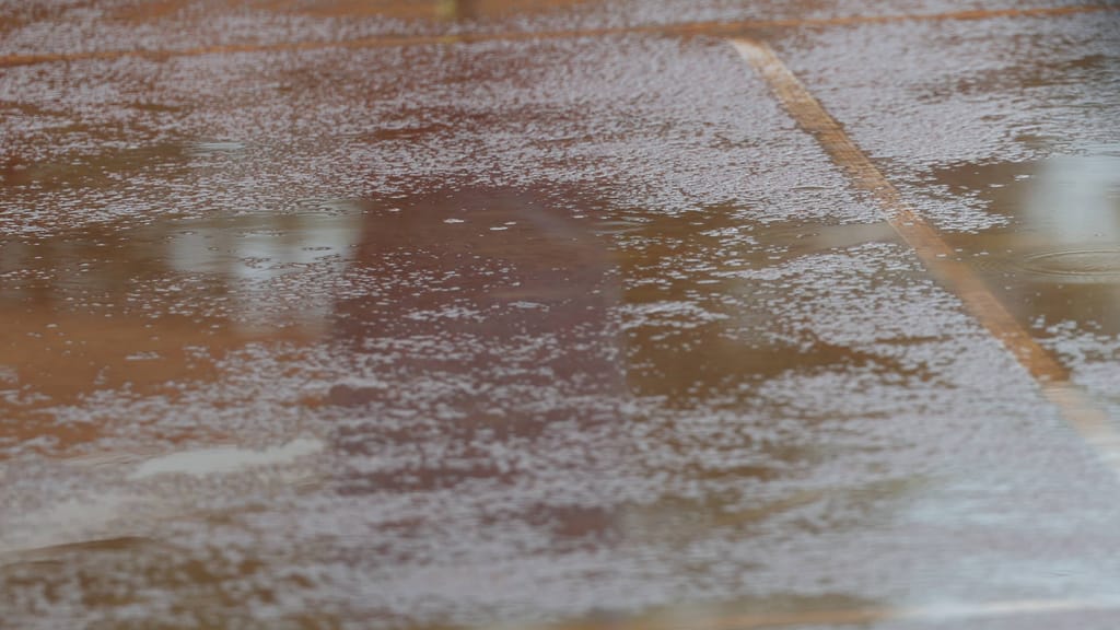 Wasserbombe über Wien: Gewitter legt Straßen und Flughafen lahm - wetter - exxpress Nachrichten