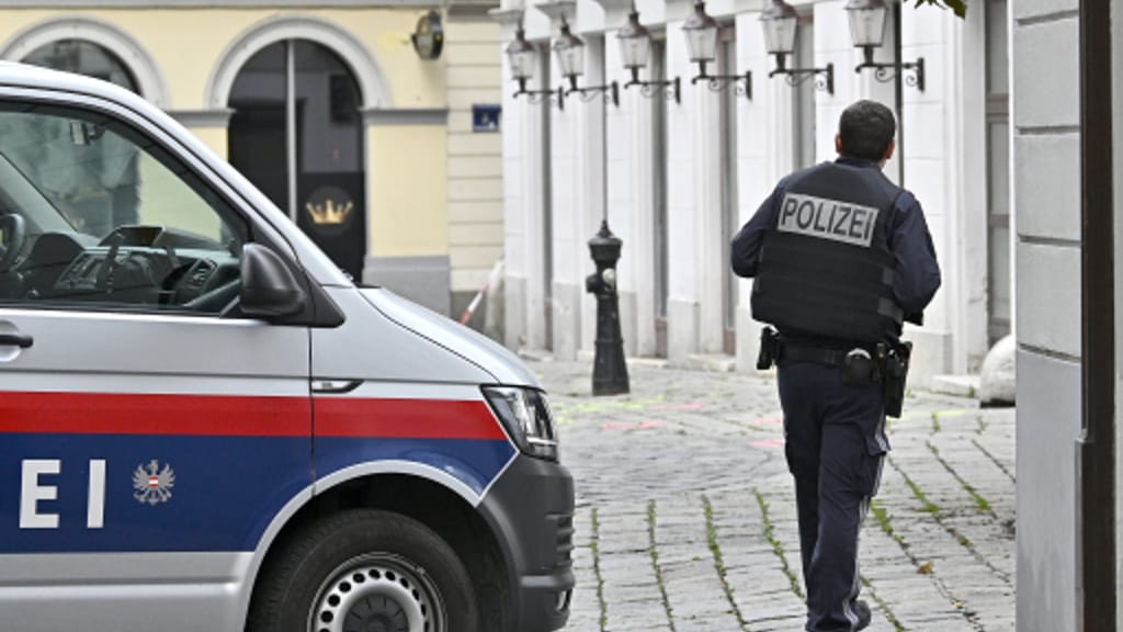 Messer-Attacke am Schwedenplatz: 18-Jähriger nach Stich festgenommen - news - exxpress Nachrichten