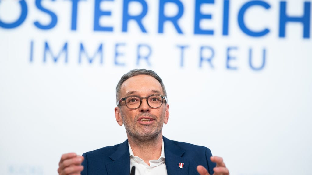 Kickl dominiert Kanzlerfrage- Babler nur bei 10 Prozent - news - exxpress Nachrichten