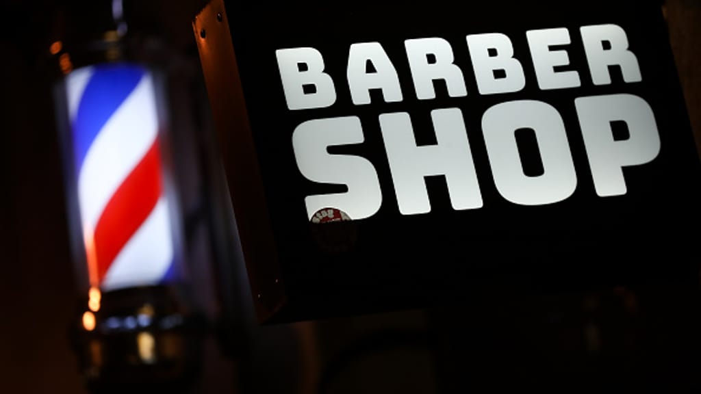 Schwarzarbeit, Fake-Parfums, Hautpilz: Razzia deckt Skandale in Barbershops auf - news - exxpress Nachrichten