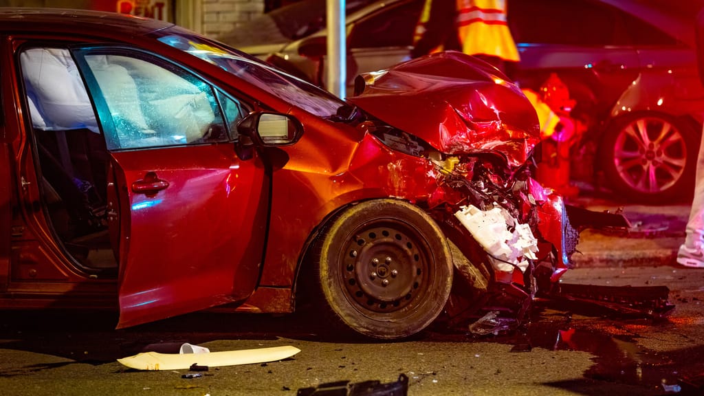 Tragischer Frontal-Crash in Oberösterreich: Zwei Tote und fünf Verletzte - news - exxpress Nachrichten