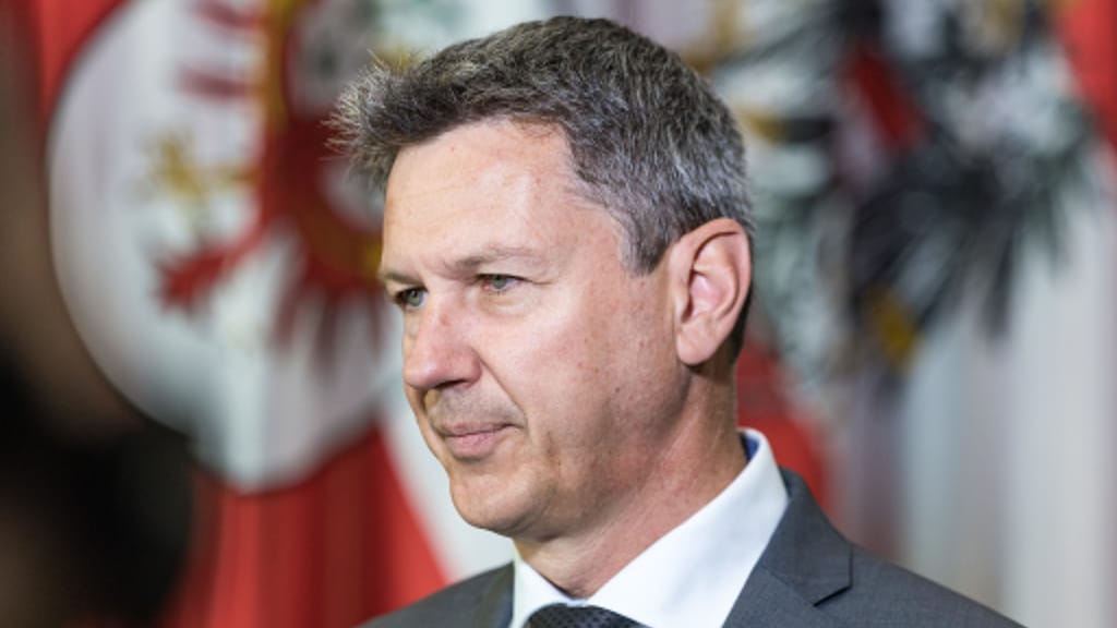 Riss in der SPÖ: Fellner stellt sich gegen Wehrdienst-Kurs - politik - exxpress Nachrichten