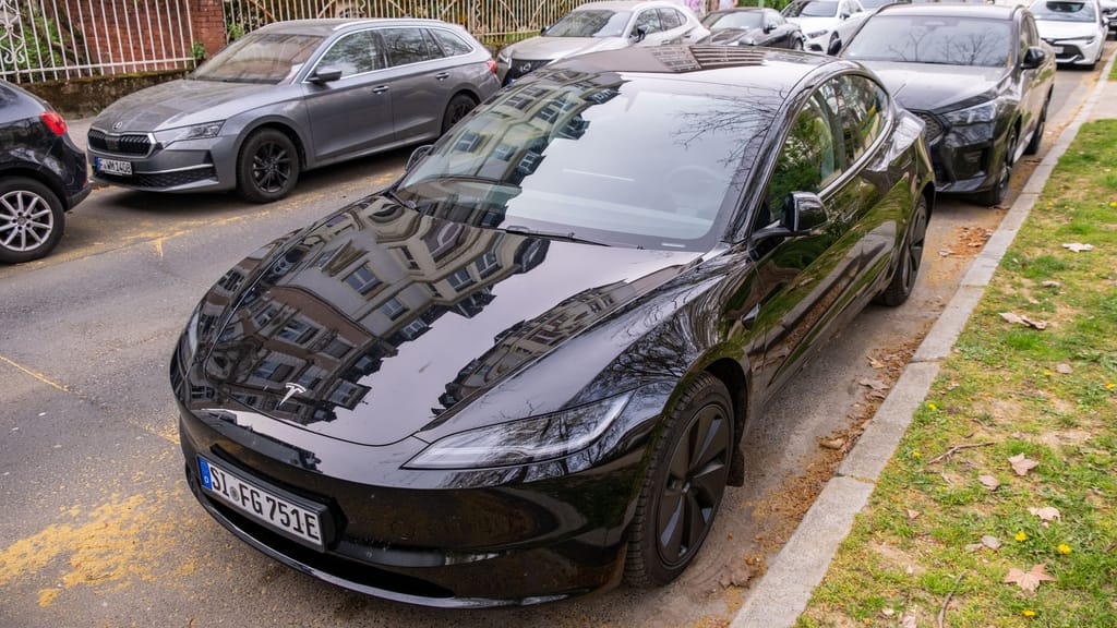 Tesla-Selbstfahrversprechen wackelt: Tausende Autobesitzer könnten klagen - news - exxpress Nachrichten