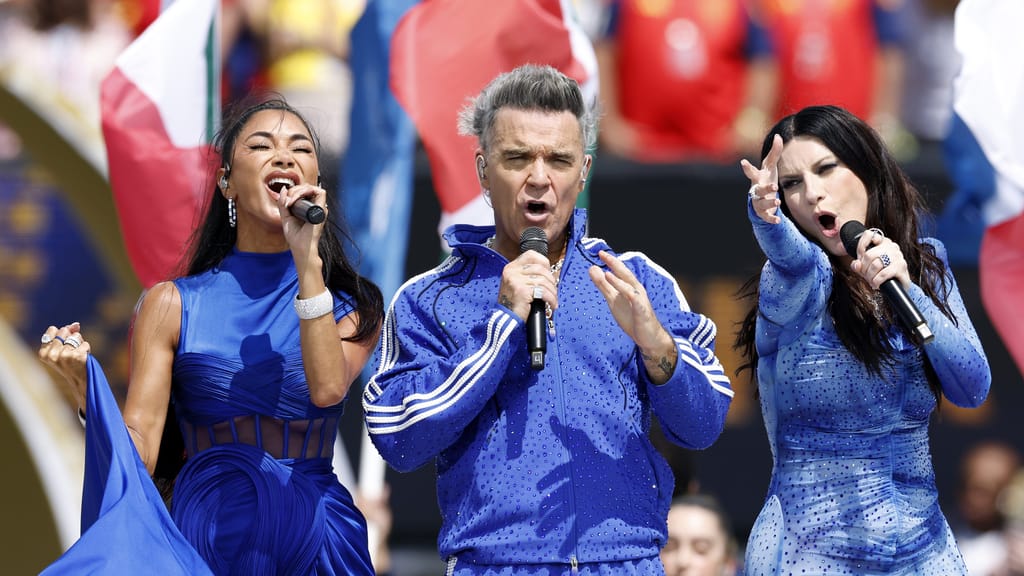 Robbie Williams klärt Rätsel um weißen Krümel auf: „Ich hab’ noch mehr davon“ - lifestyle - exxpress Nachrichten