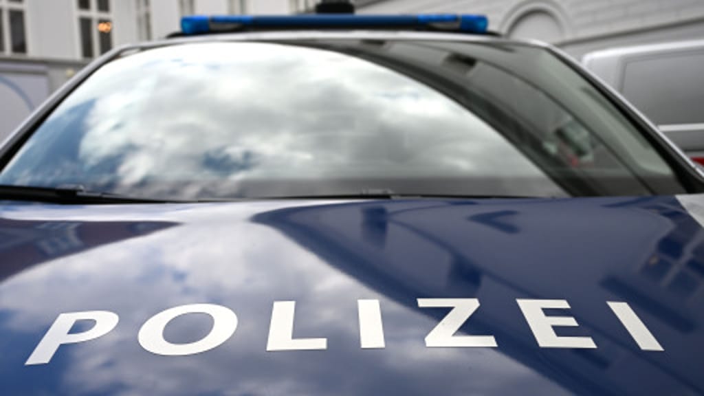 Gewalt-Exzess in Ottakring: Partnerin gewürgt, Arrestantenwagen beschädigt - news - exxpress Nachrichten