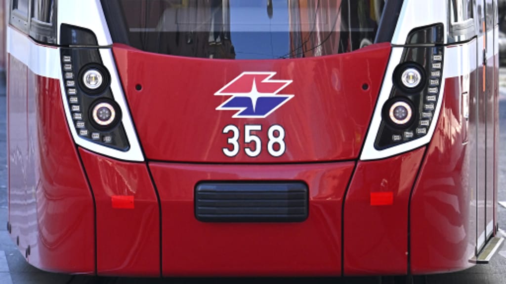 Unfall am Gürtel: Reisebus prallt gegen Straßenbahn - news - exxpress Nachrichten