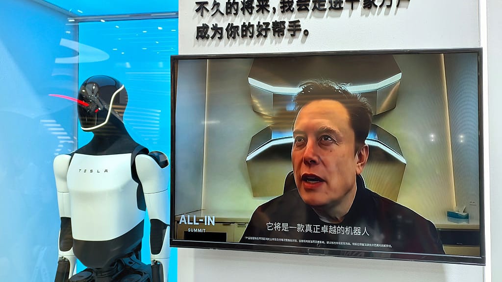 Tesla-Belegschaft trainiert ihre eigene Abschaffung – Roboter Optimus lernt mit - economy - exxpress Nachrichten