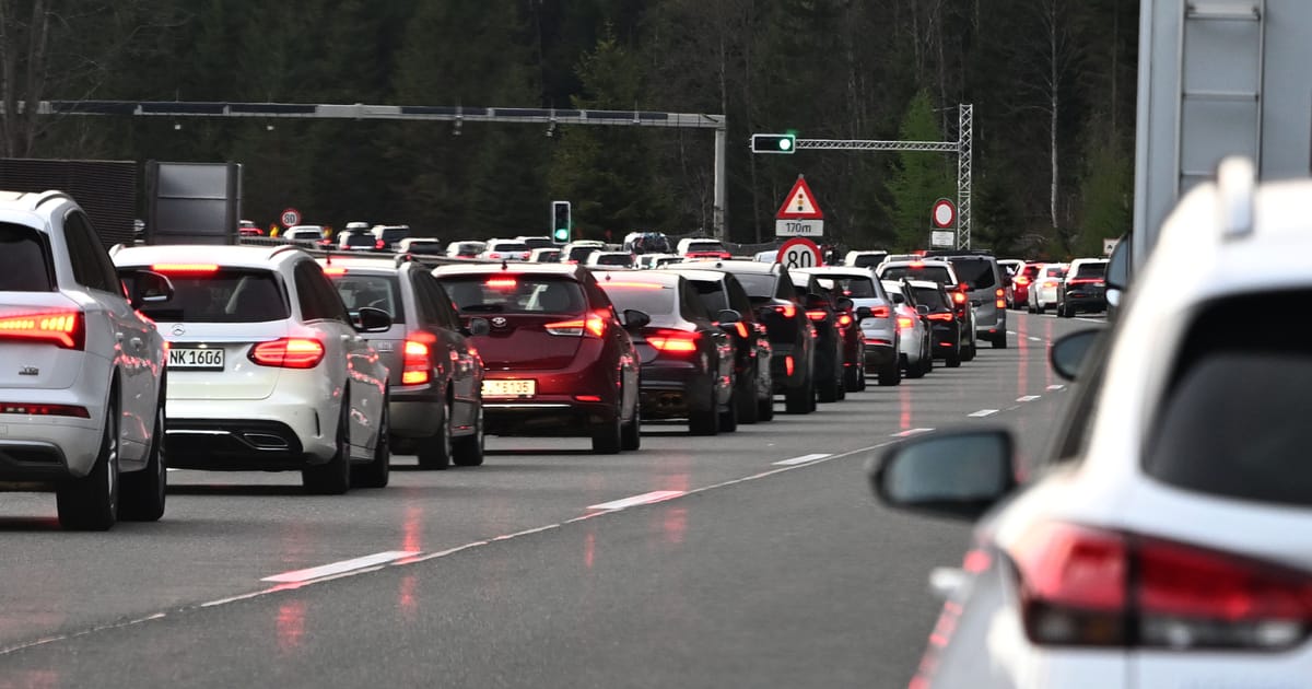 Stau-Chaos-am-Karfreitag-Urlauber-stehen-kilometerlang