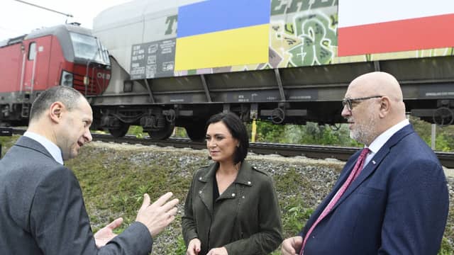 Getreidelieferung aus der Ukraine: Erster Güterzug in Österreich angekommen