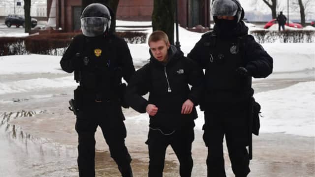 Zur Strafe: Putin schickt Nawalnys Anhänger an die Front