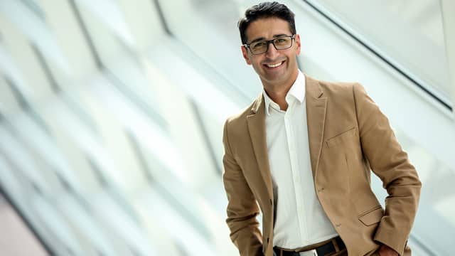 Dönmez: „Unerträglich, wie die Parteien vor Islamisten in die Knie gehen!"