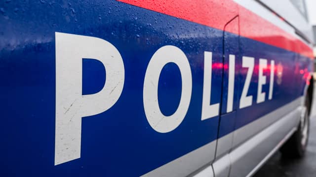 Messer, Holzstock, Verfolgungsjagd: Brutale Attacke auf Wiener vor Wohnhaus