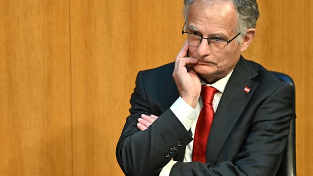 Sparen für alle – außer Parteien? Streit um Förder-Millionen vor Budget-Hammer