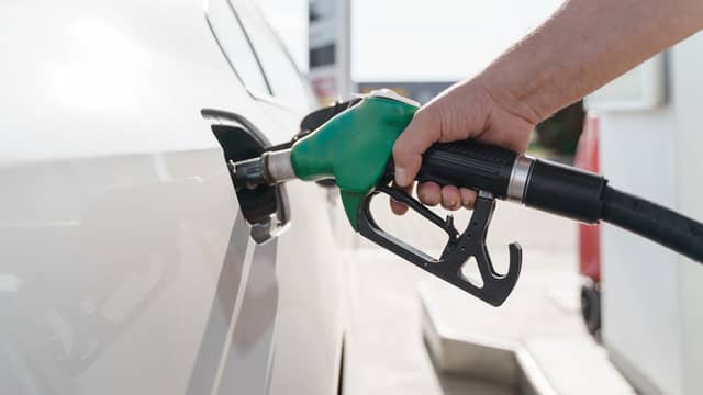 Urlaub mit dem Auto: In diesen Ländern tankt man trotz Iran-Krise noch günstig