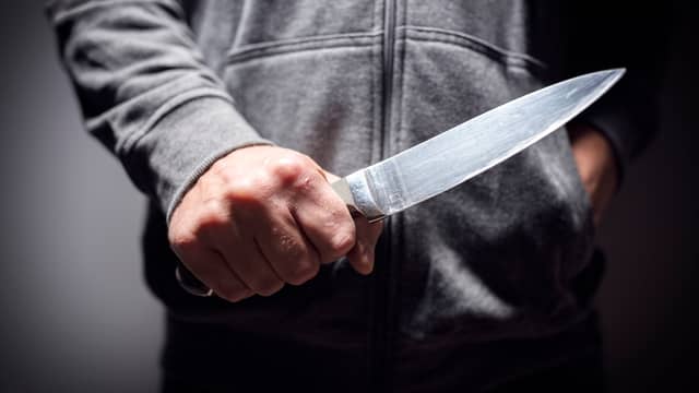 17-Jährige in den Hals gestochen: Neue Details zum Täter