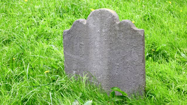 Polen unter Schock: Ermittler finden 34 Babyföten im Garten einer Ärztin
