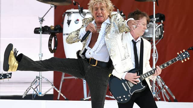Schockmoment auf der Bühne: Rod Stewart musste mit Sauerstoff versorgt werden