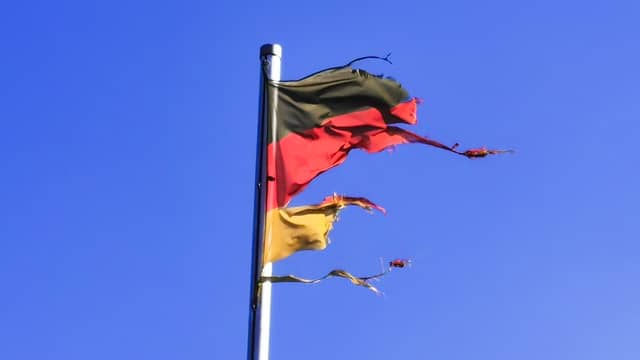 Grüner Politiker: „So und jetzt hängt eure scheiß Deutschland-Flaggen wieder ab.“ - politik - exxpress Nachrichten