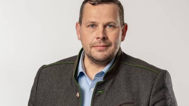 Wirbel um SPÖ-Konto! FPÖ betont: „Wahrheit muss ans Licht“ - politik - exxpress Nachrichten