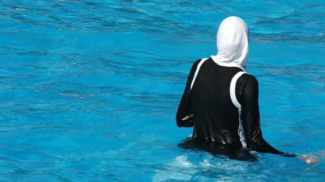 Burkini-Eklat: Frau aus Wasser geschickt – Rassismus-Vorwürfe und Tränen - news - exxpress Nachrichten