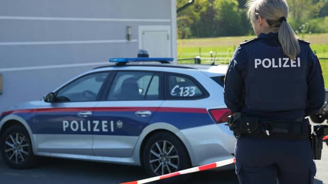 21 Hausdurchsuchungen: Schwarzarbeits-Razzia mit Spur ins SPÖ-Umfeld - news - exxpress Nachrichten
