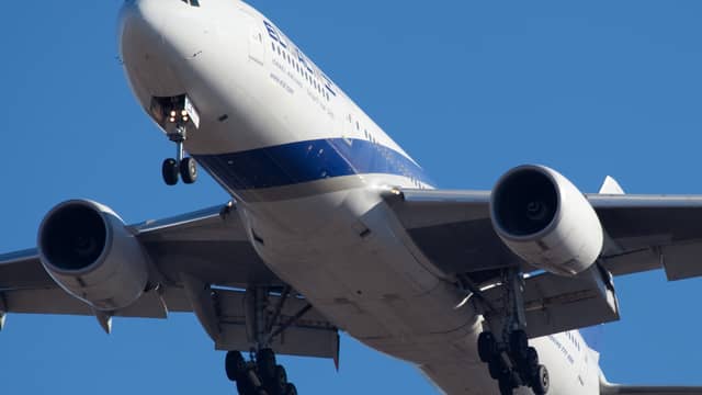 Boeing 737 vor Pakistan vermisst – groß angelegte Suchaktion läuft