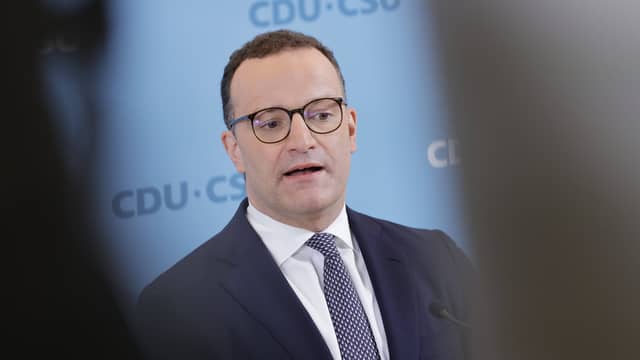 Sturm der Kritik an Jens Spahn wegen Leihmutter-Baby
