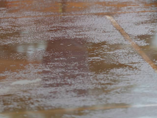 Wasserbombe über Wien: Gewitter legt Straßen und Flughafen lahm