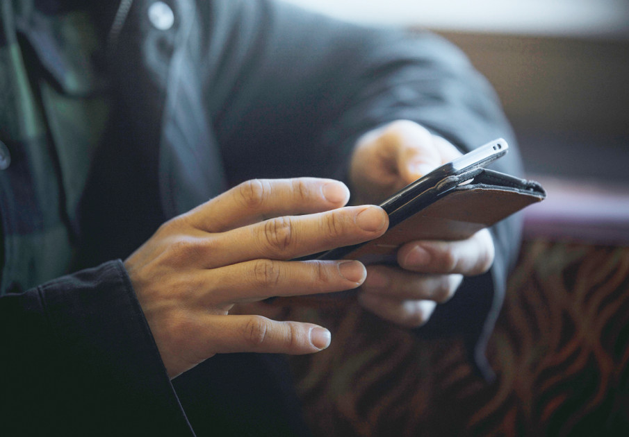 Israel-hackt-Irans-Gebets-App-Soldaten-sollen-das-Regime-verlassen