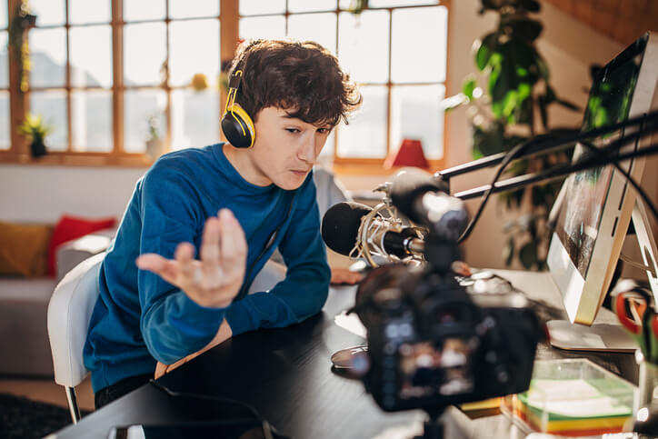 Cambridge-Dictionary-k-rt-parasozial-zum-Wort-des-Jahres