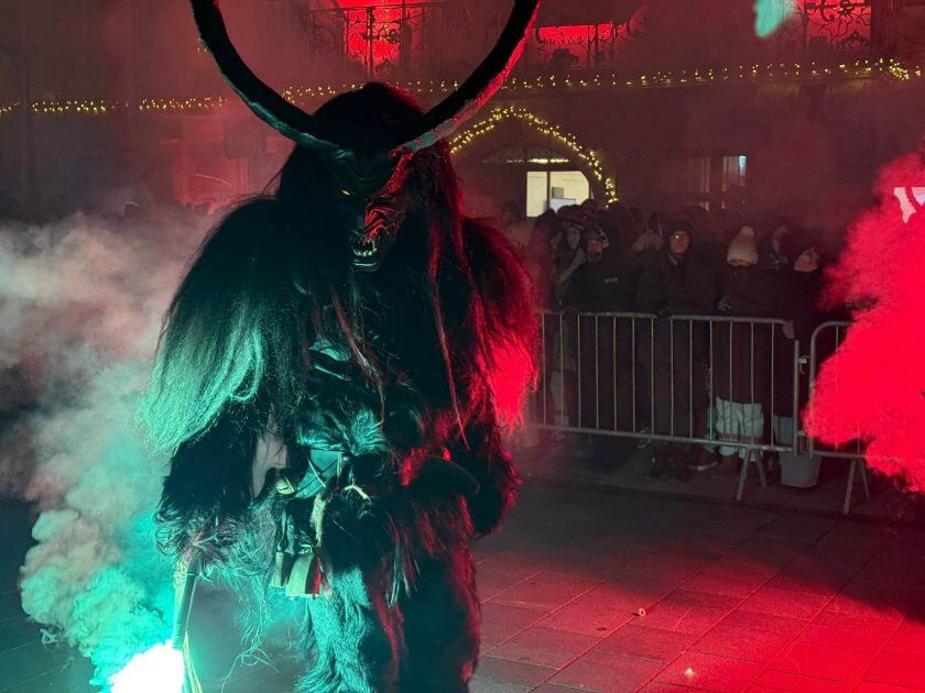 Wilder-Adventstart-ber-200-Krampusse-und-Perchten-st-rmen-heute-den-Prater