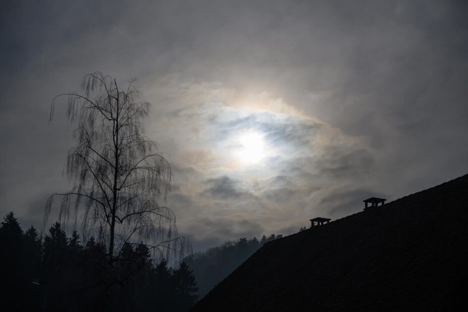 Nebel-Start-in-den-Donnerstag-Sonne-k-mpft-sich-nur-regional-durch