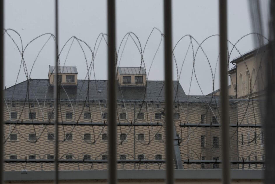 7-7-Mio-Euro-f-r-H-ftlings-Z-hne-FP-warnt-vor-Kostenexplosion