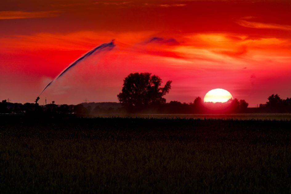 hoffen-auf-regen-aus-der-spr-hdose-iran-setzt-auf-k-nstliche-wolken